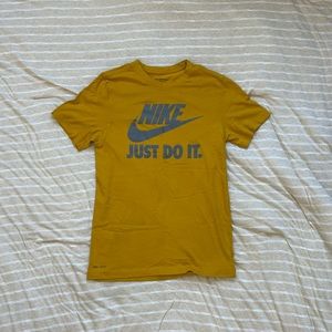 Nike tee shirt